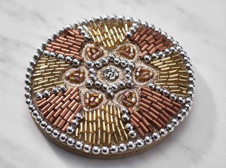 ビーズ刺繍フラットポーチ＆手鏡セット