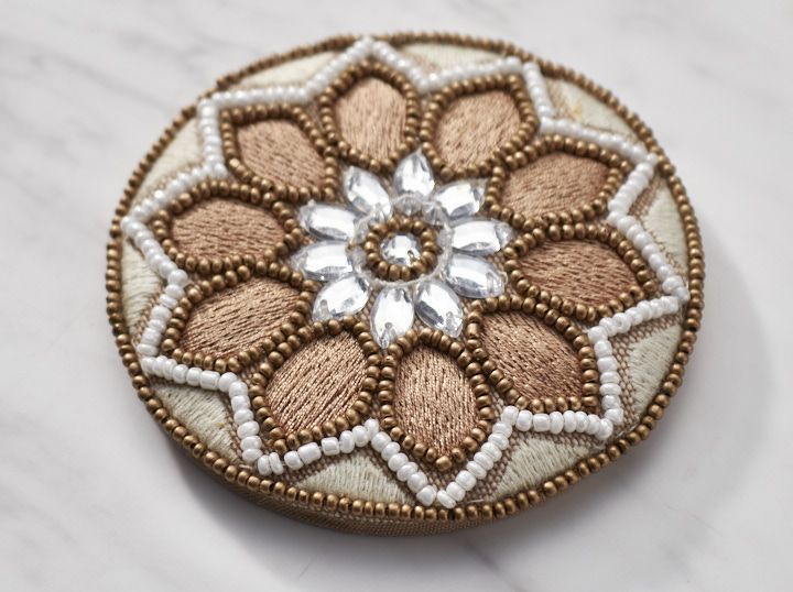 ビーズ刺繍フラットポーチ＆手鏡セット