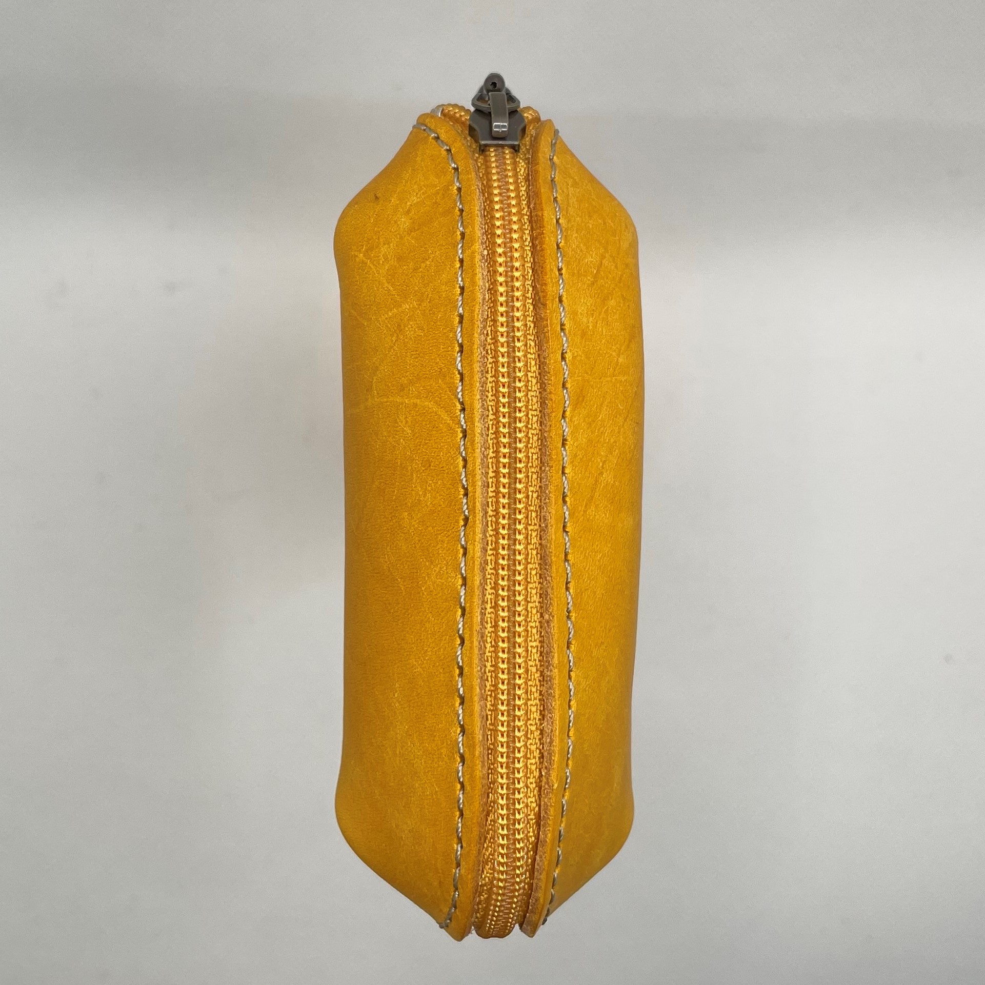 スマートキーケース　Larva  ハーフヌバック