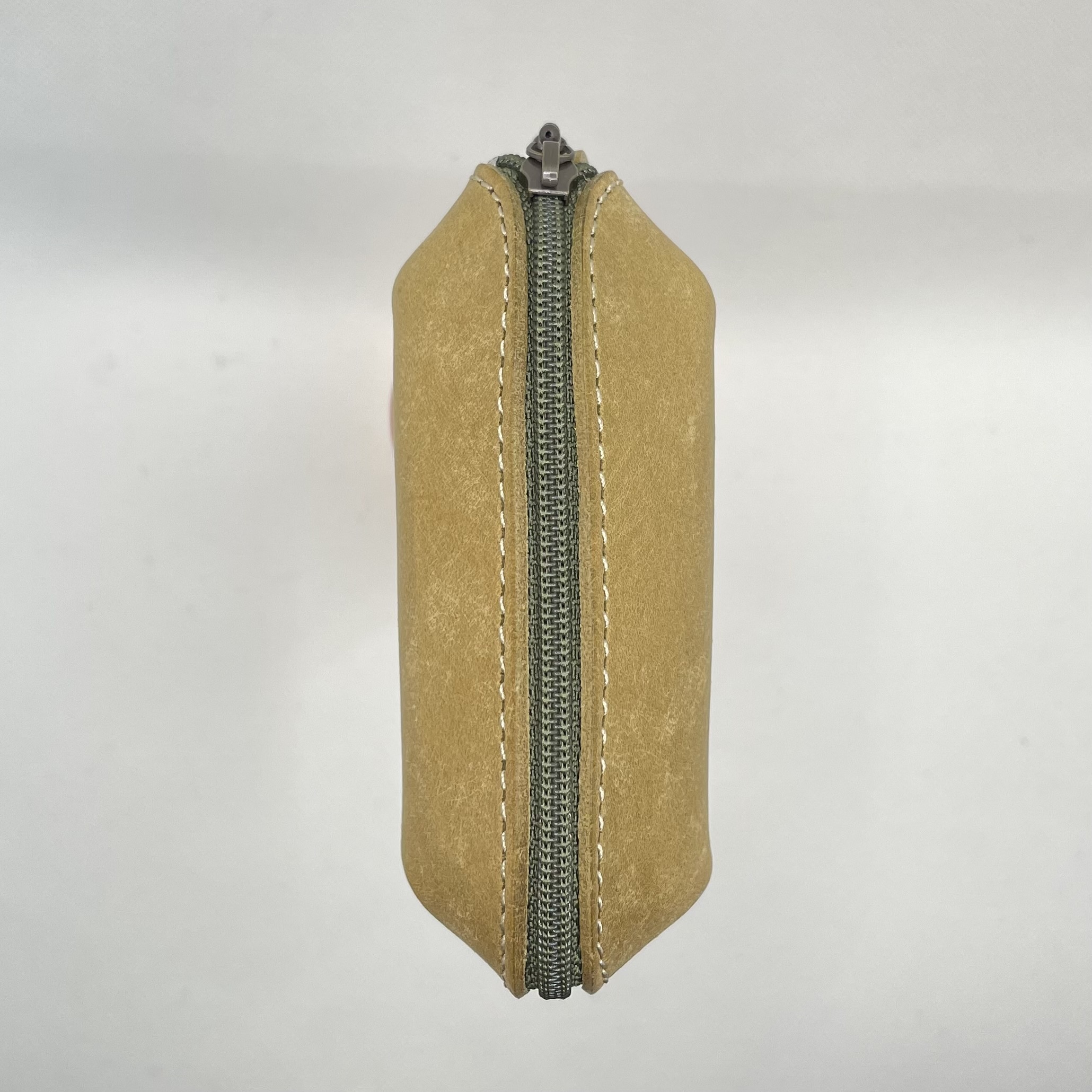 スマートキーケース　Larva  ハーフヌバック