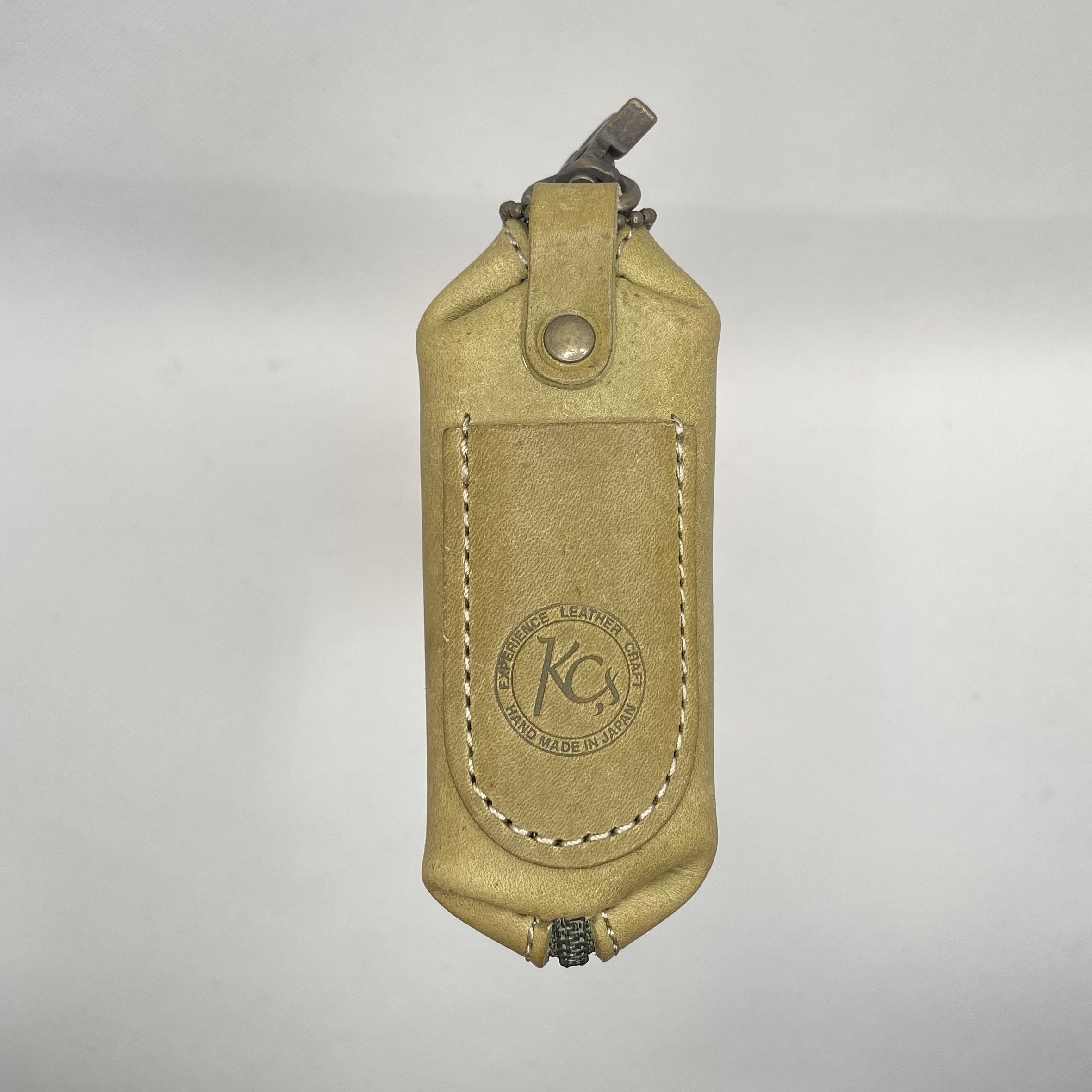 スマートキーケース　Larva  ハーフヌバック