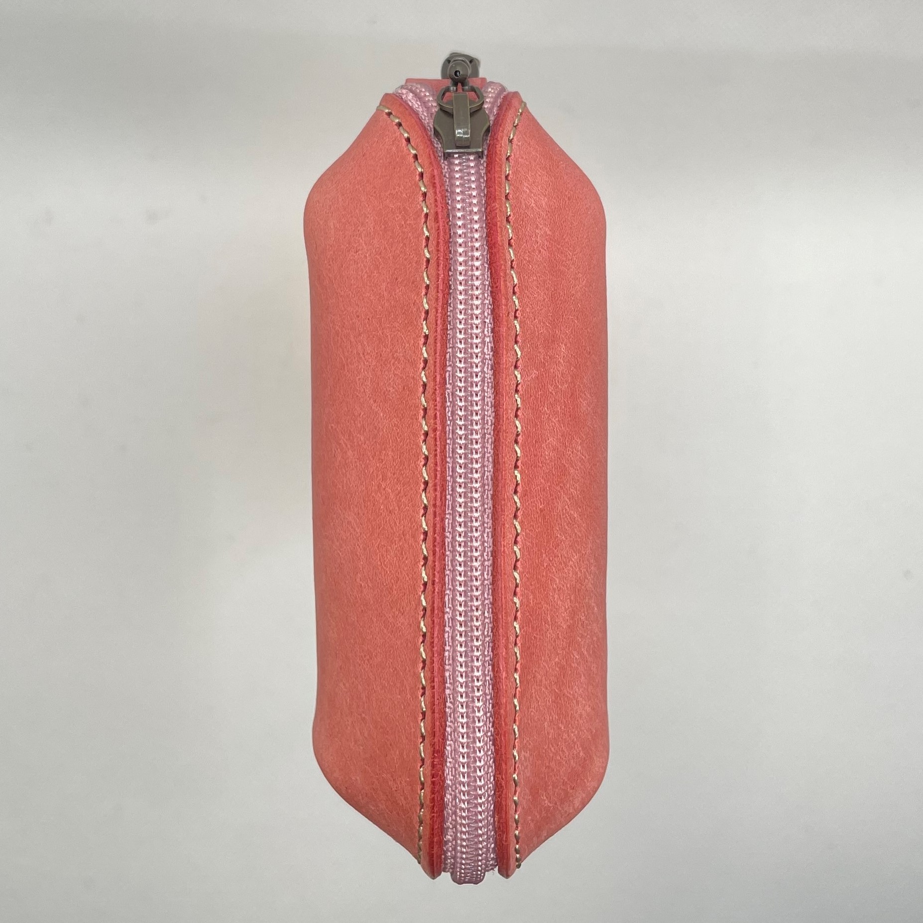 スマートキーケース　Larva  ハーフヌバック