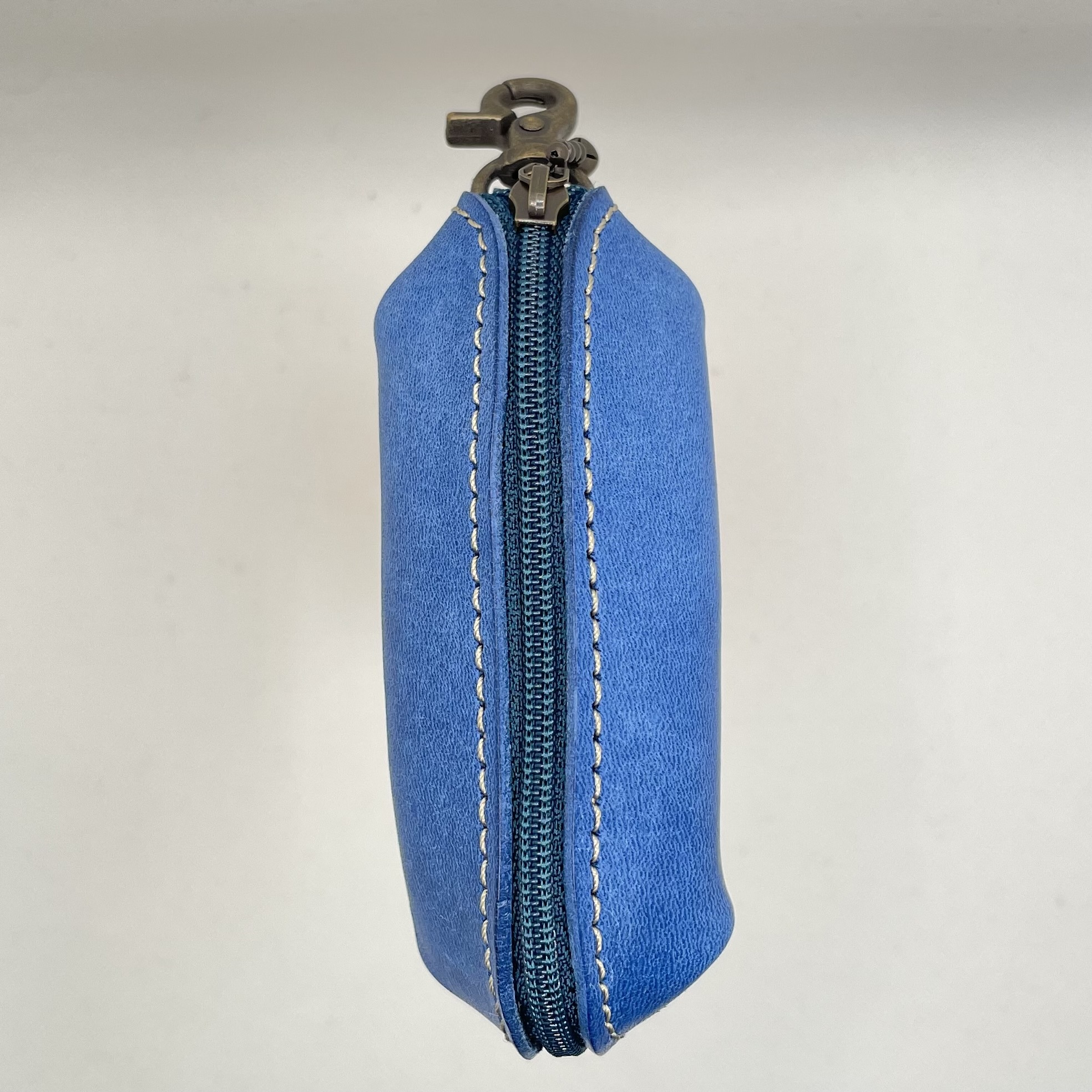 スマートキーケース　Larva  ハーフヌバック