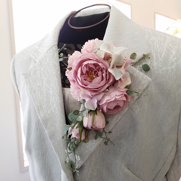 薔薇ナチュラルグリーンキャスケードコサージュ【アンティークモーブ】クリアケース付き