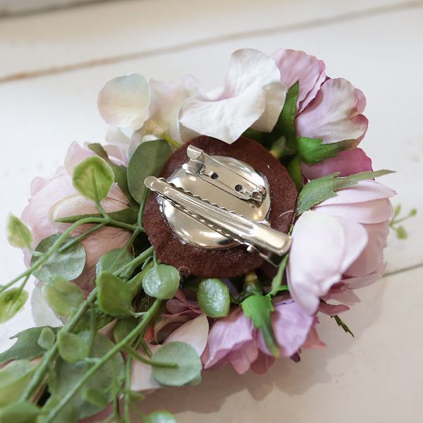 薔薇ナチュラルグリーンキャスケードコサージュ【アンティークモーブ】クリアケース付き