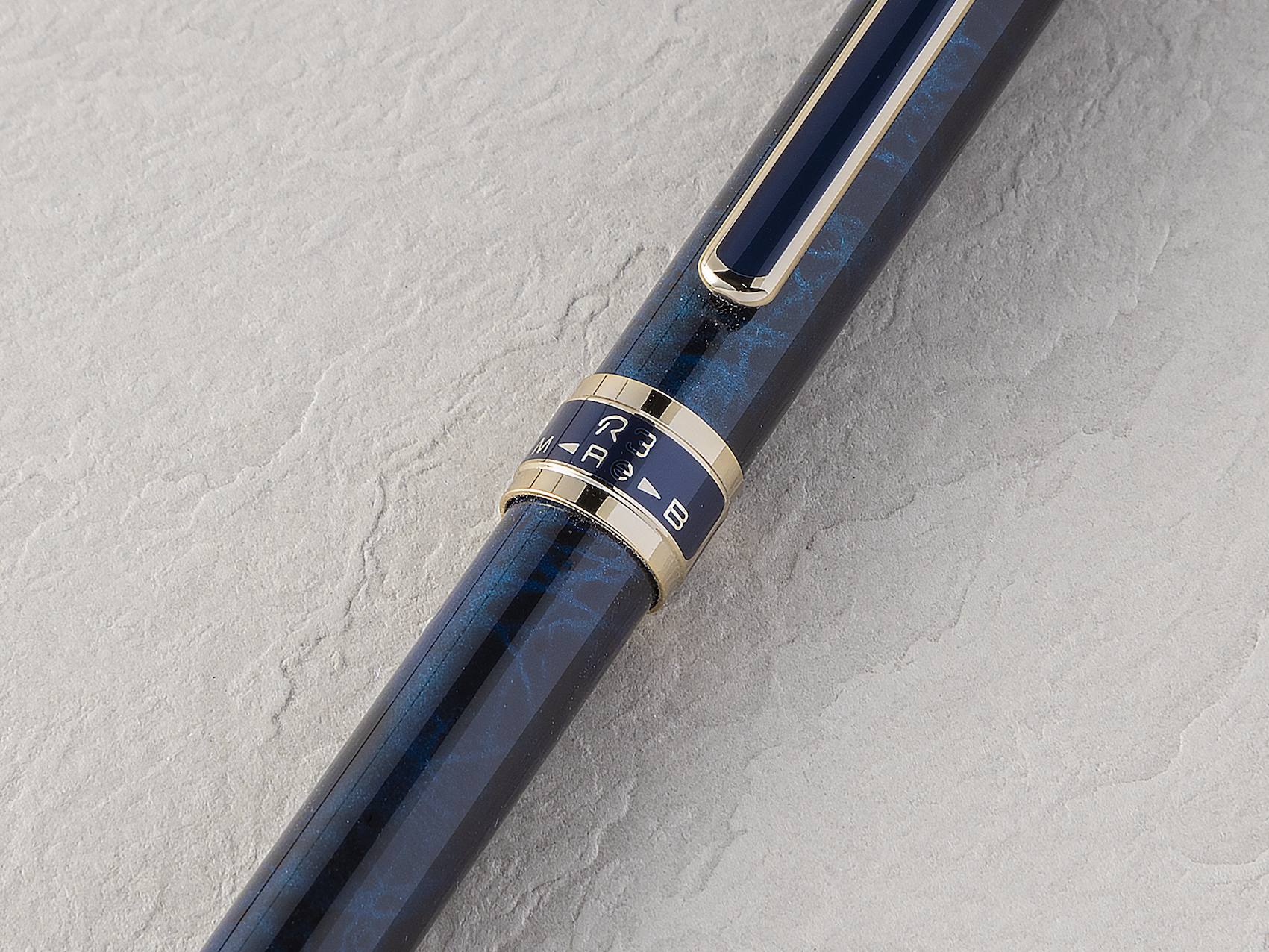 多機能ペン　ダブル3アクション　大理石調マーブル柄