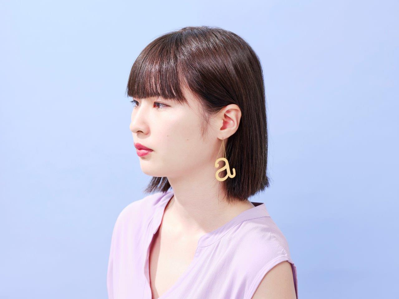イニシャルピアス
