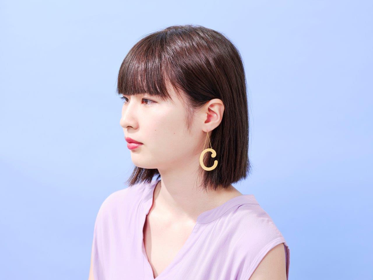 イニシャルピアス