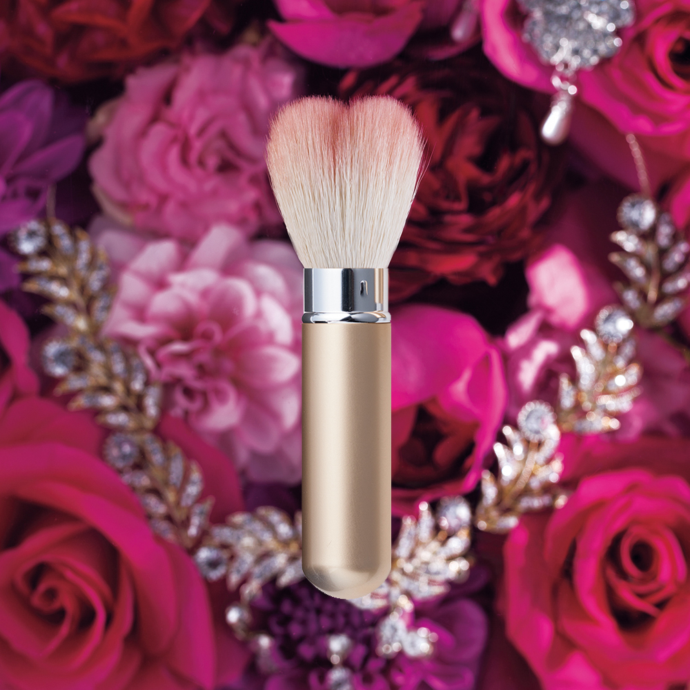 熊野筆 携帯用ハートのチークブラシ