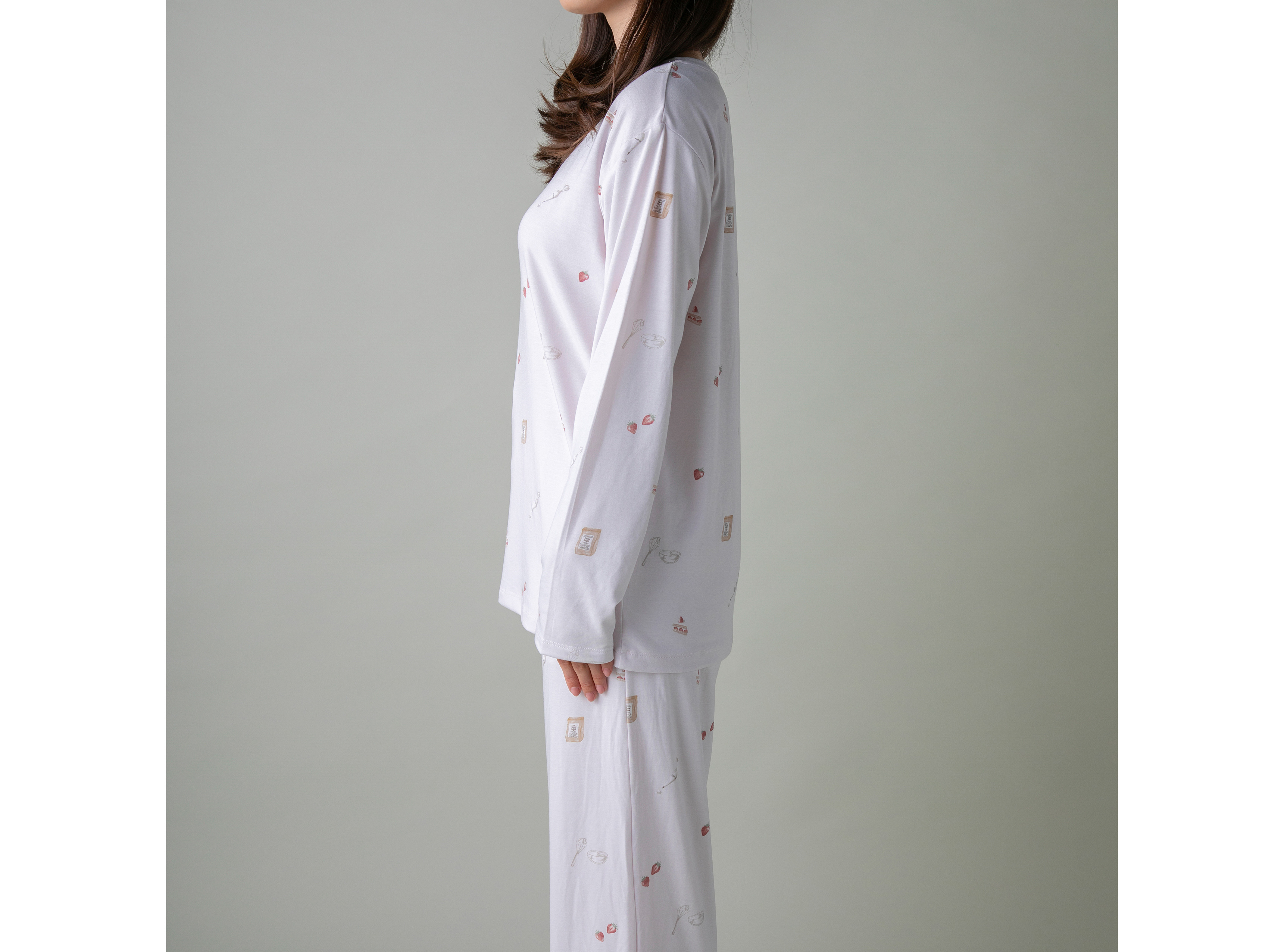 【WOMEN】クッキングスイーツ柄　プルオーバー＆ロングパンツセット