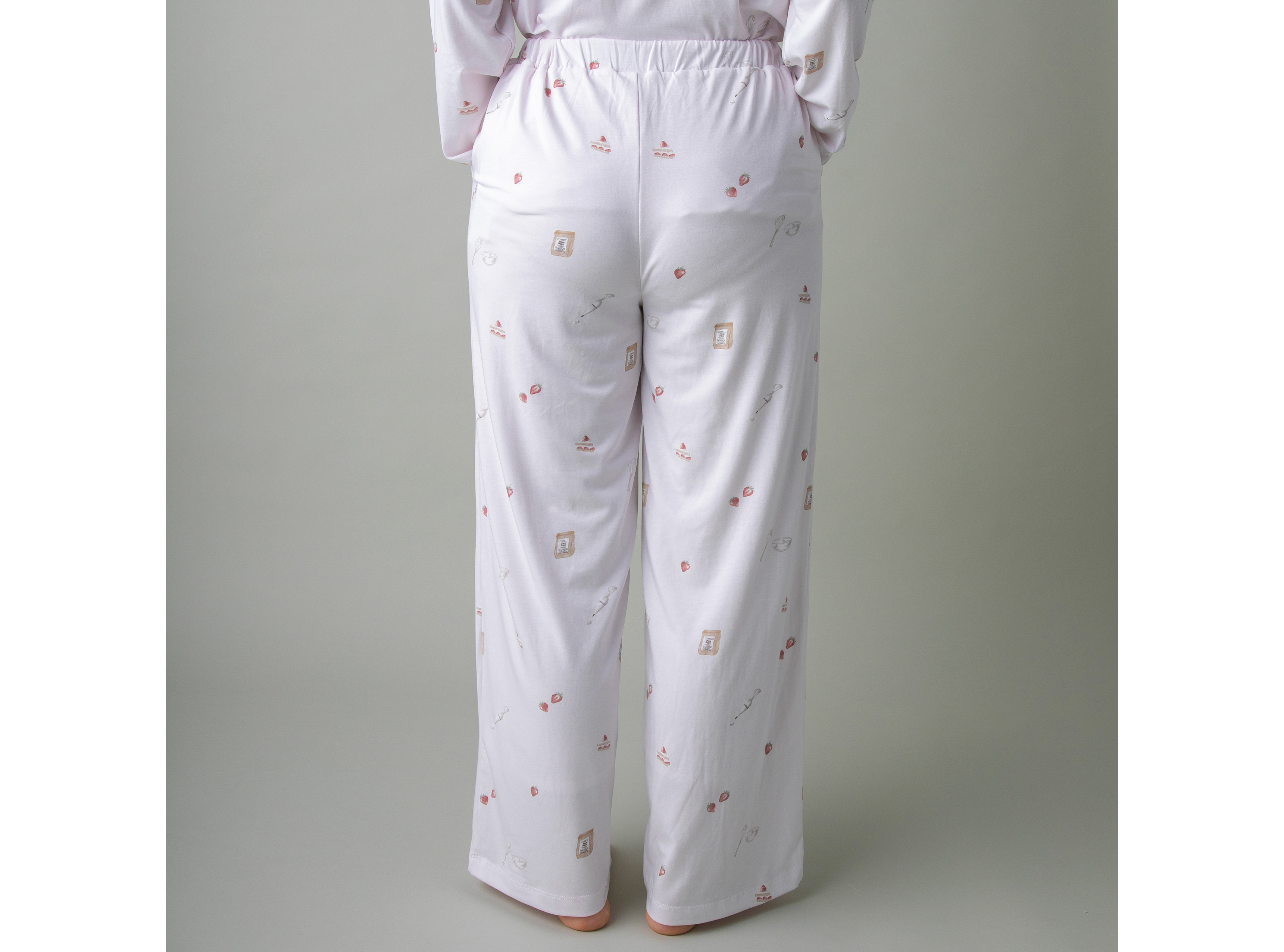 【WOMEN】クッキングスイーツ柄　プルオーバー＆ロングパンツセット