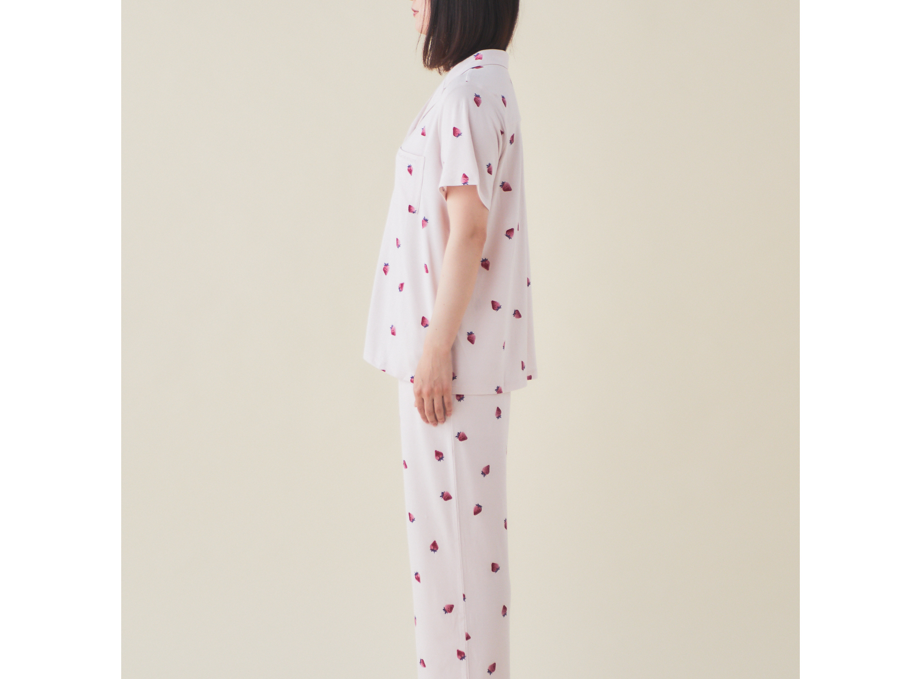 【WOMEN】ストロベリー柄　半袖シャツ＆ロングパンツセット