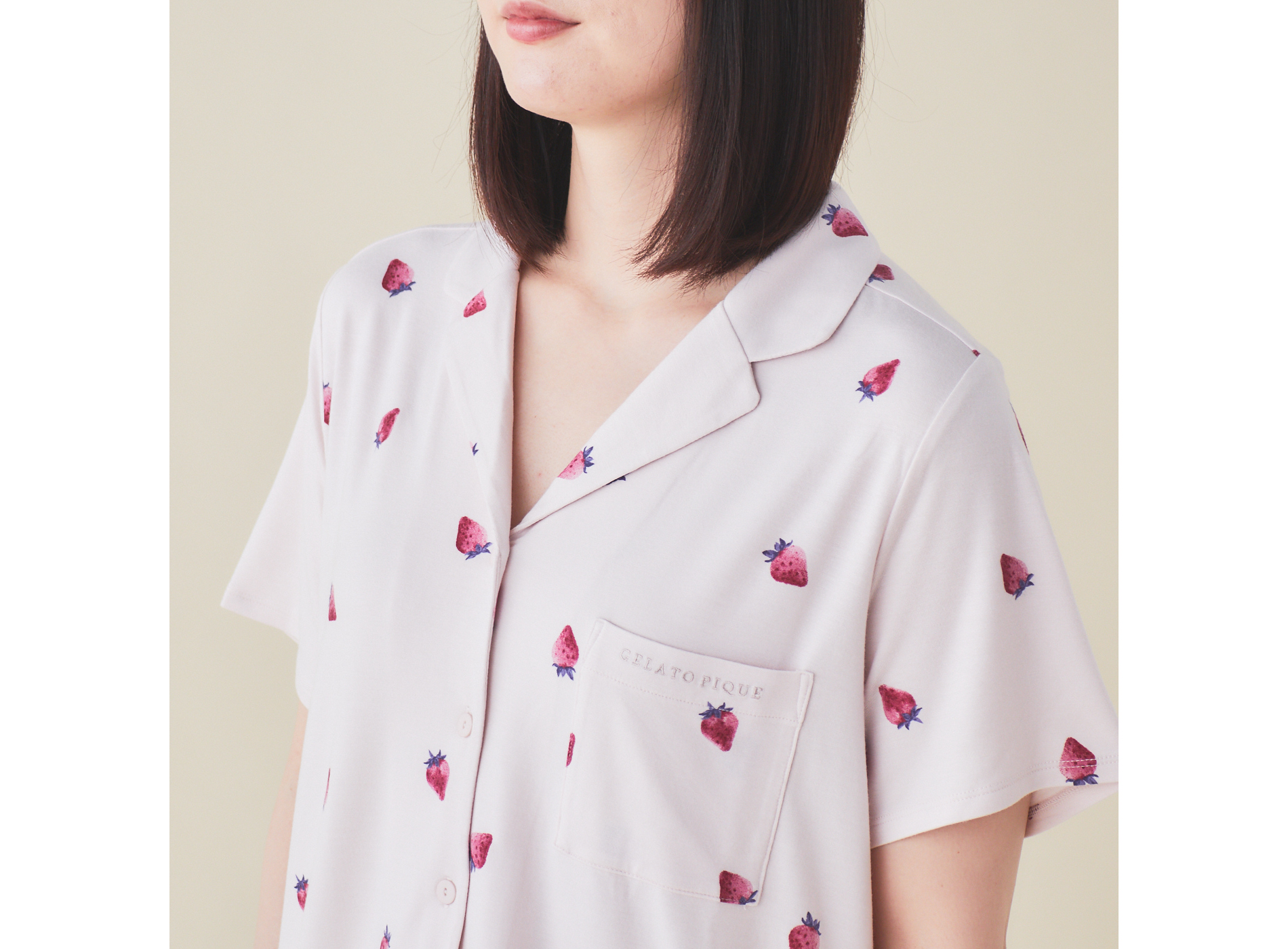 【WOMEN】ストロベリー柄　半袖シャツ＆ロングパンツセット