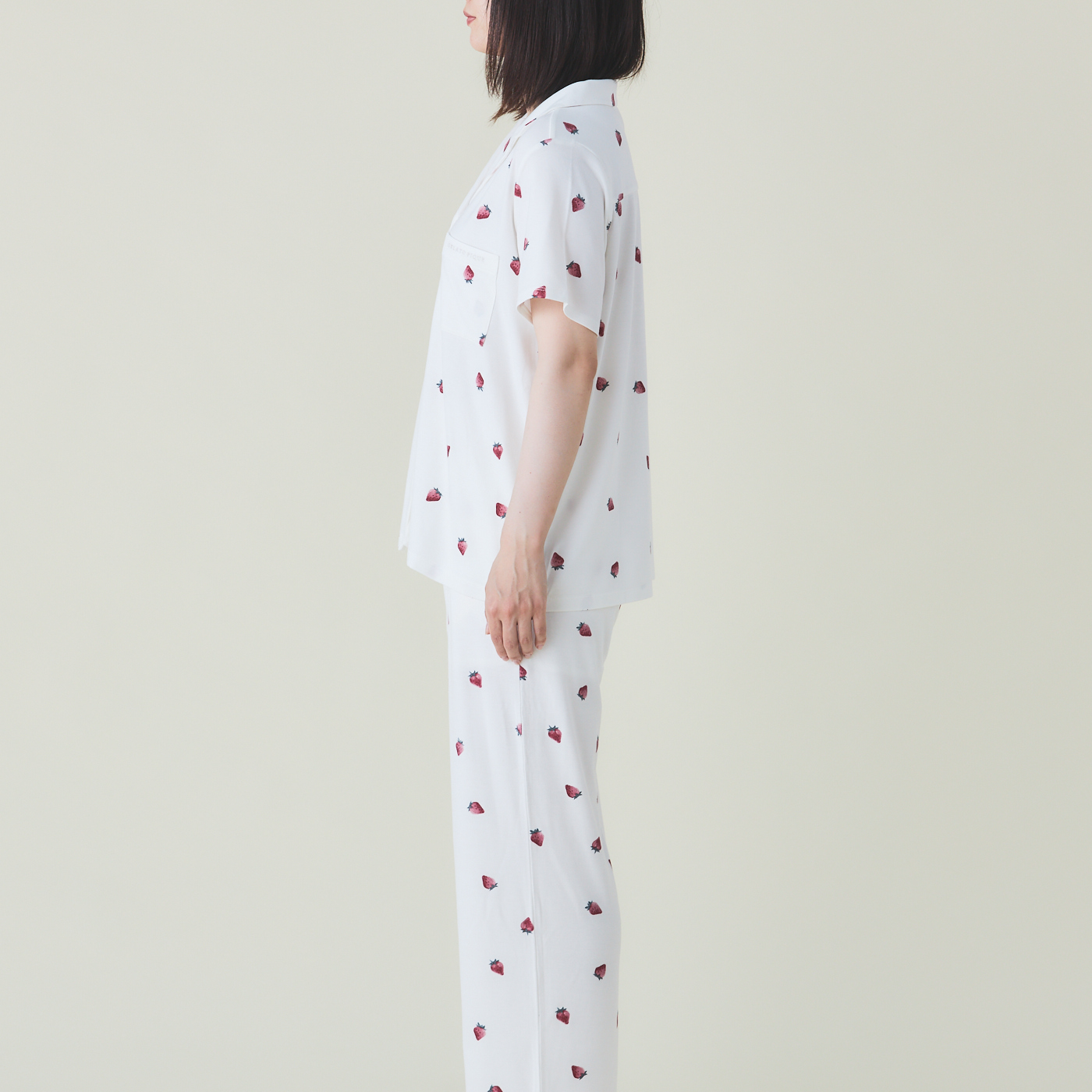 【WOMEN】ストロベリー柄　半袖シャツ＆ロングパンツセット