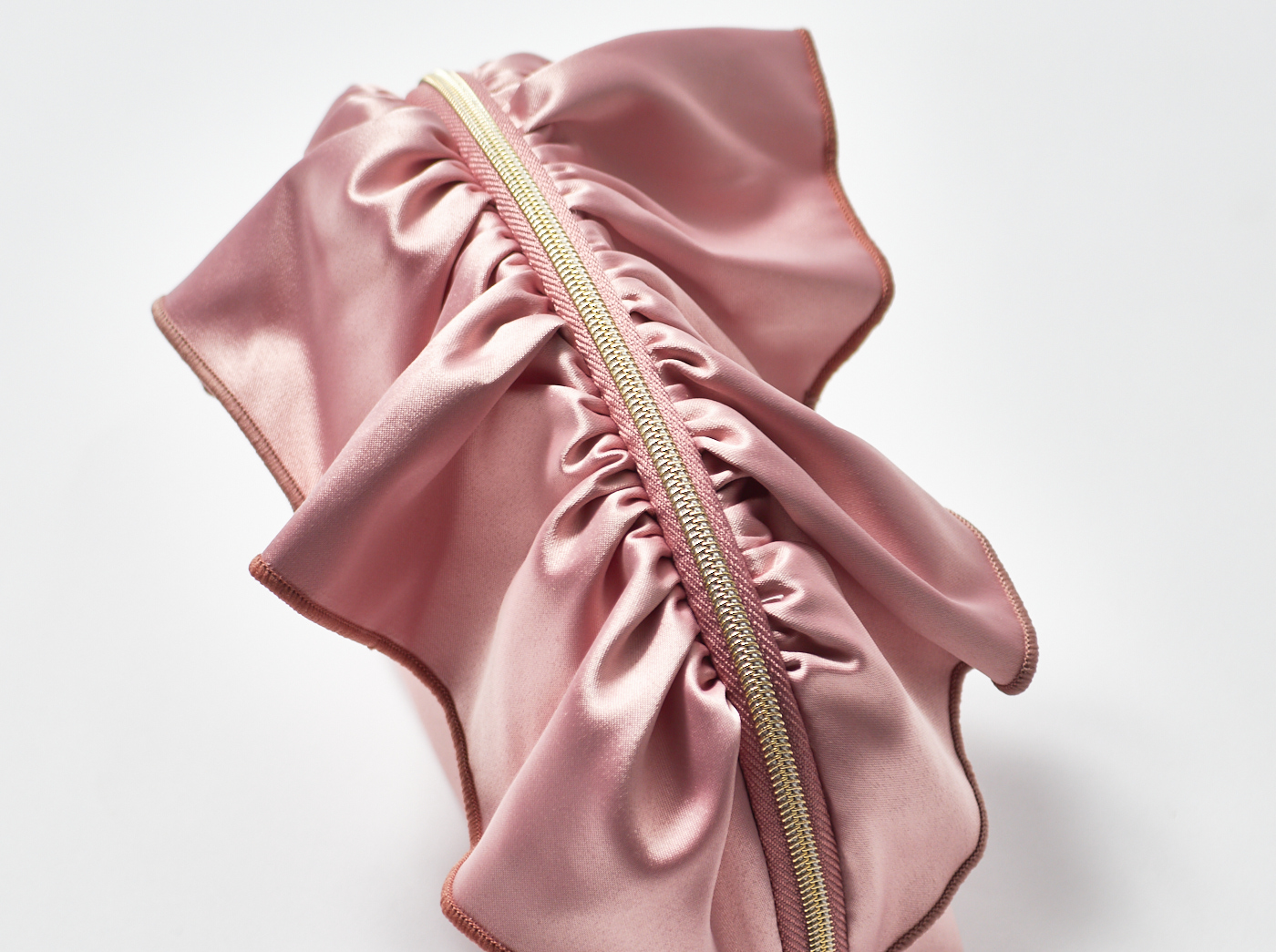 【WOMEN】バイカラーサテンポーチ