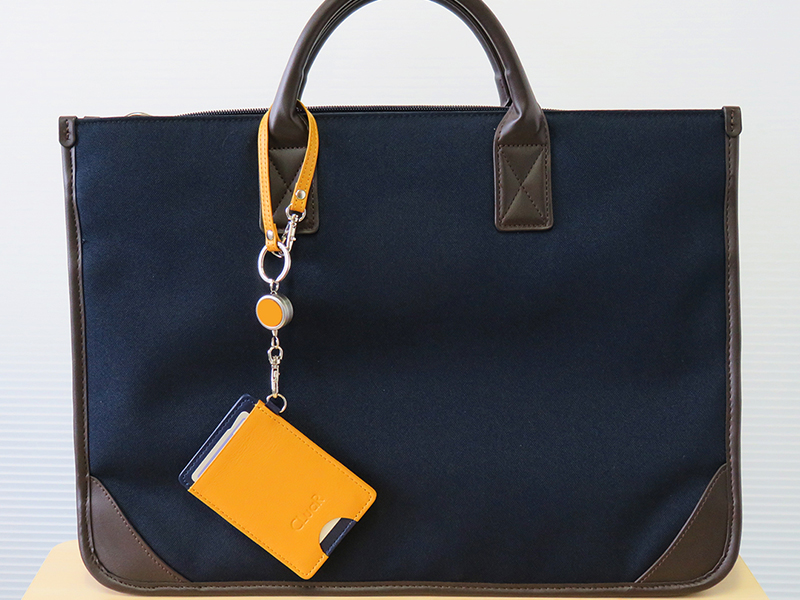 【名入れ可】本革 パスケース＆リール付きショートストラップ 定期入れ(LR0039)