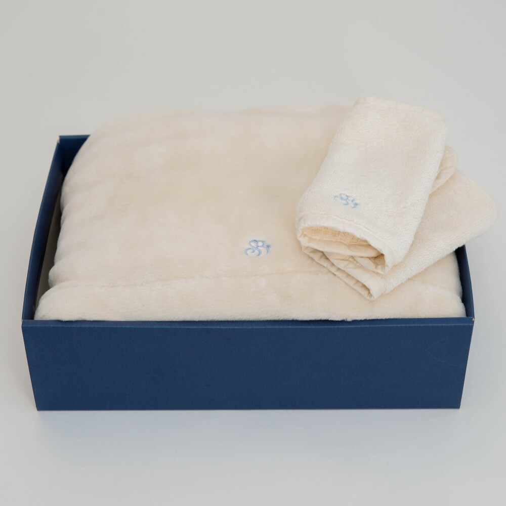 【名入れ刺繍ギフト】出産祝い ギフトセット 15000円