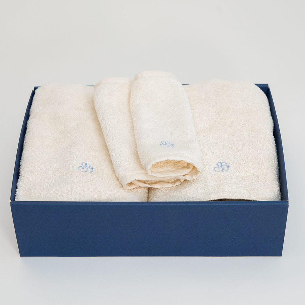 【名入れ刺繍ギフト】出産祝い ギフトセット 16500円