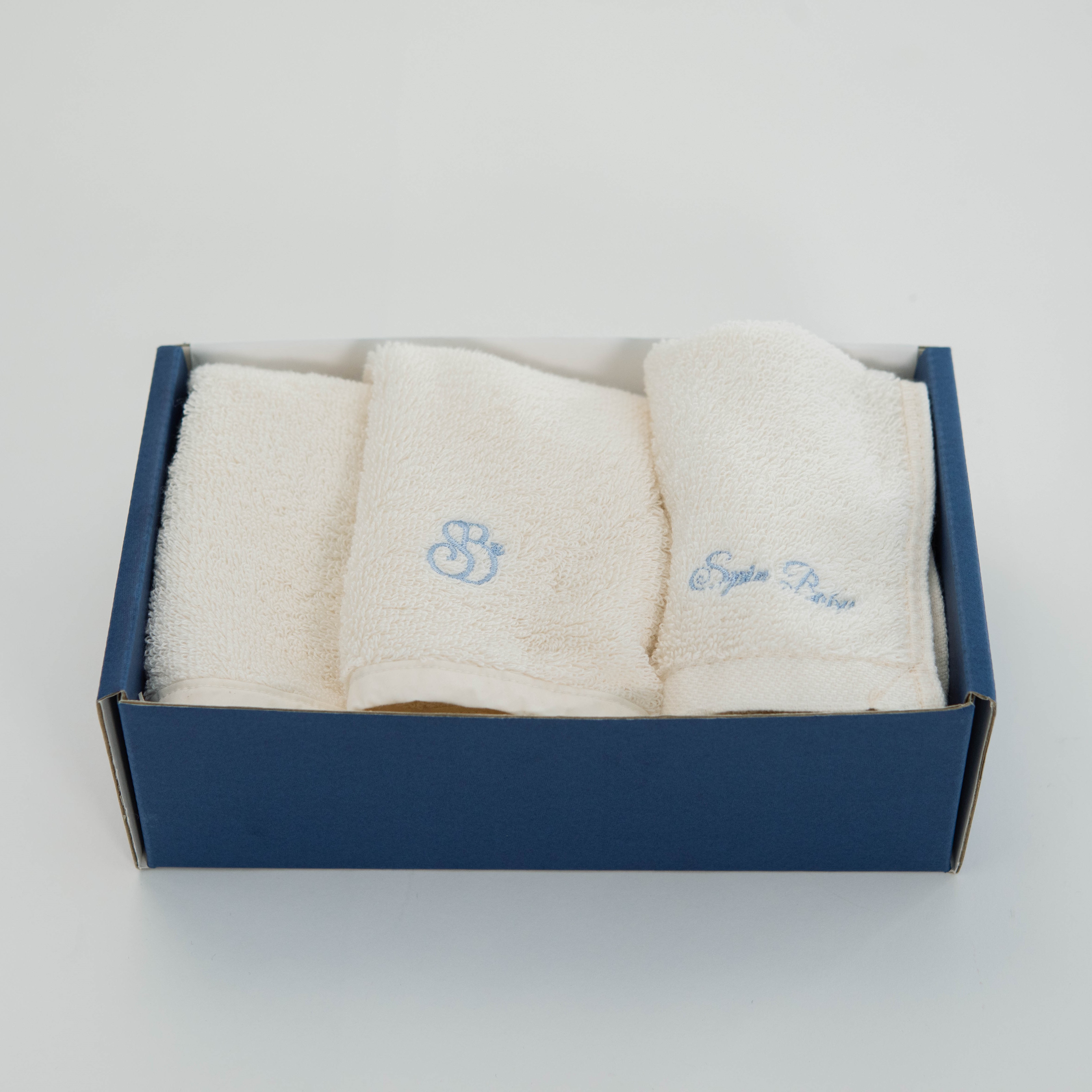 【名入れ刺繍ギフト】出産祝い ギフトセット 5000円