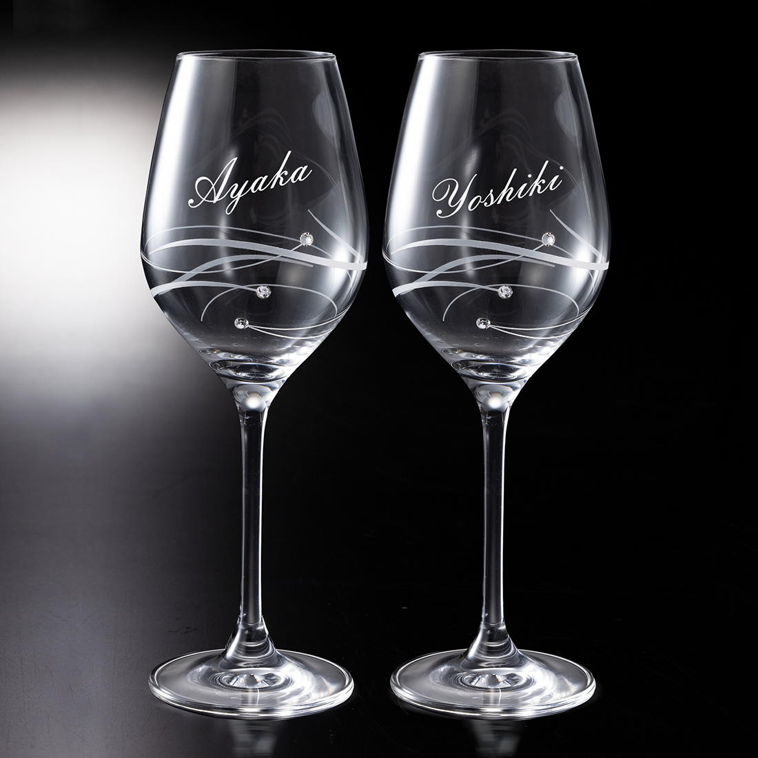 煌めくスワロフスキーエレメント クリスタルペアワイングラス