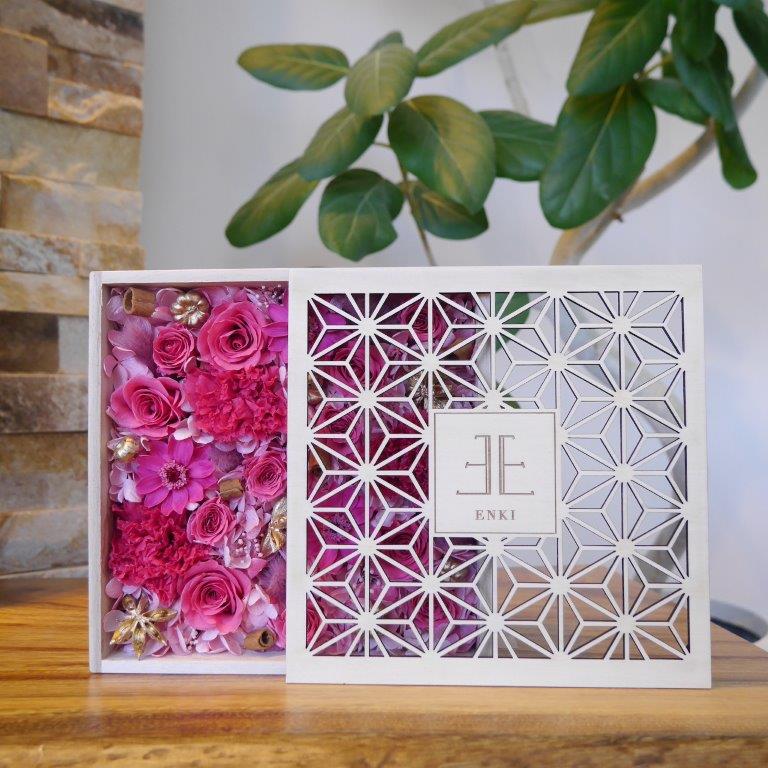 【麻の葉文様/L】縁起の良い桐箱入りプリザーブドフラワー