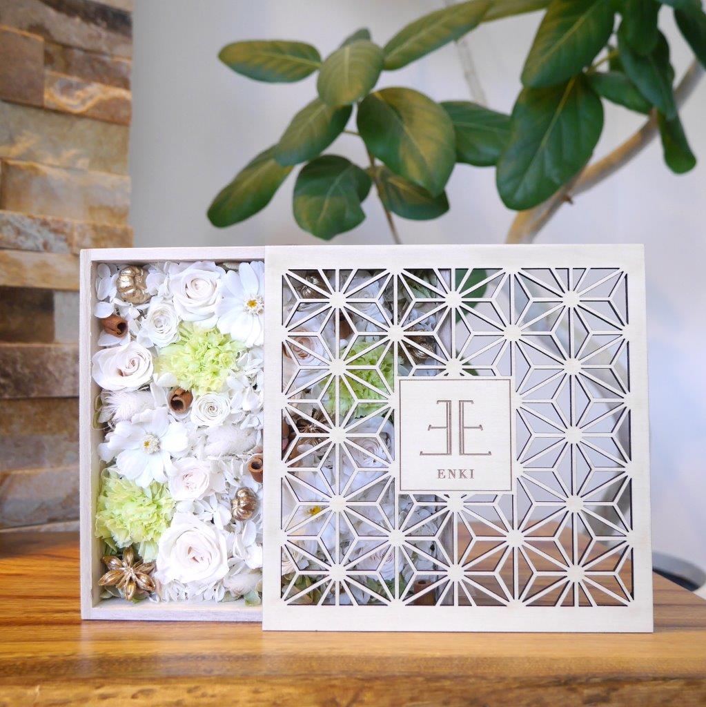 【麻の葉文様/L】縁起の良い桐箱入りプリザーブドフラワー