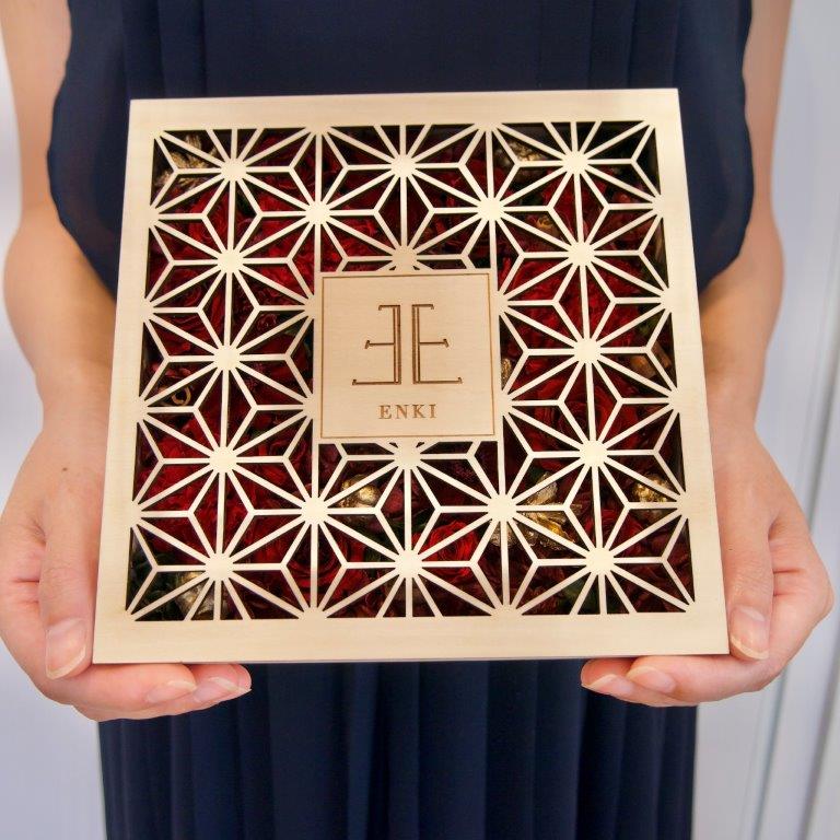 【麻の葉文様/L】縁起の良い桐箱入りプリザーブドフラワー