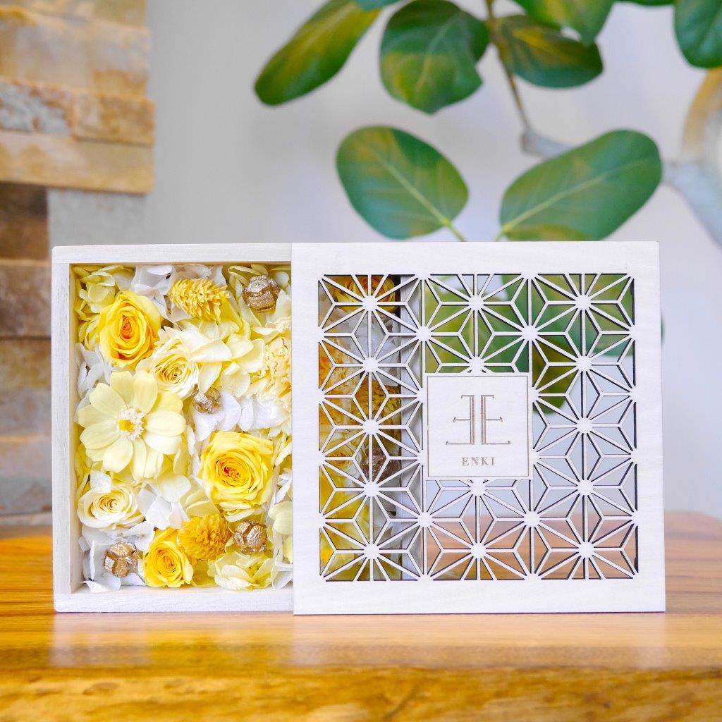 プリザーブドフラワー花材 kmk 亀甲文様/M】縁起の良い桐箱入りプリザーブドフラワー | atelier