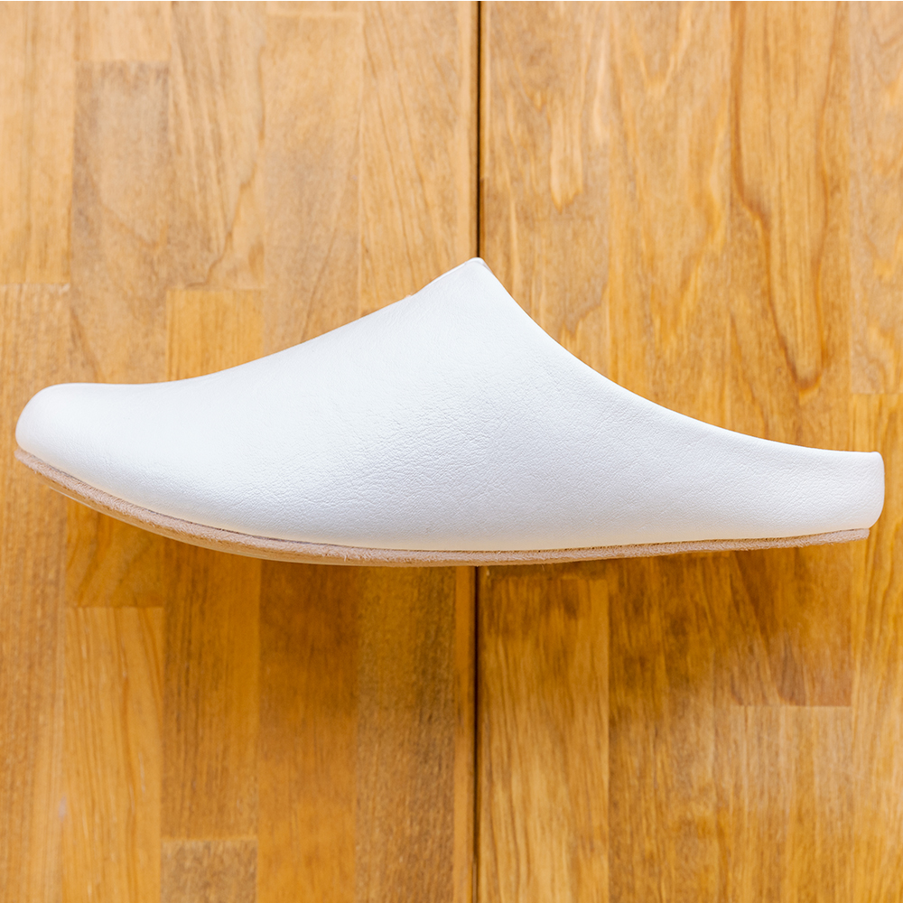 “歩く”を考えたスリッパ room's (ルームズ)