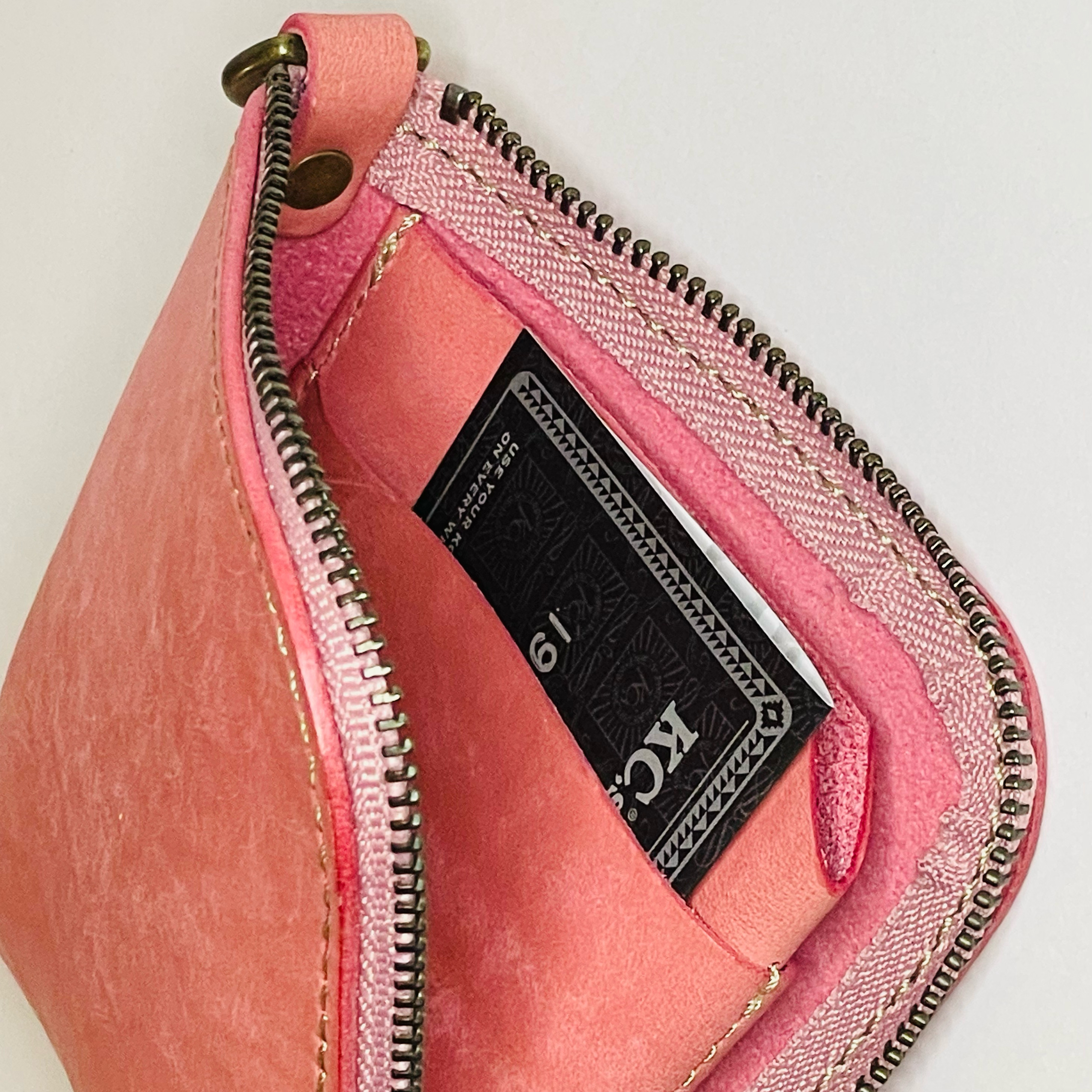 ミニウォレット　Ｌジップ　ハーフヌバック