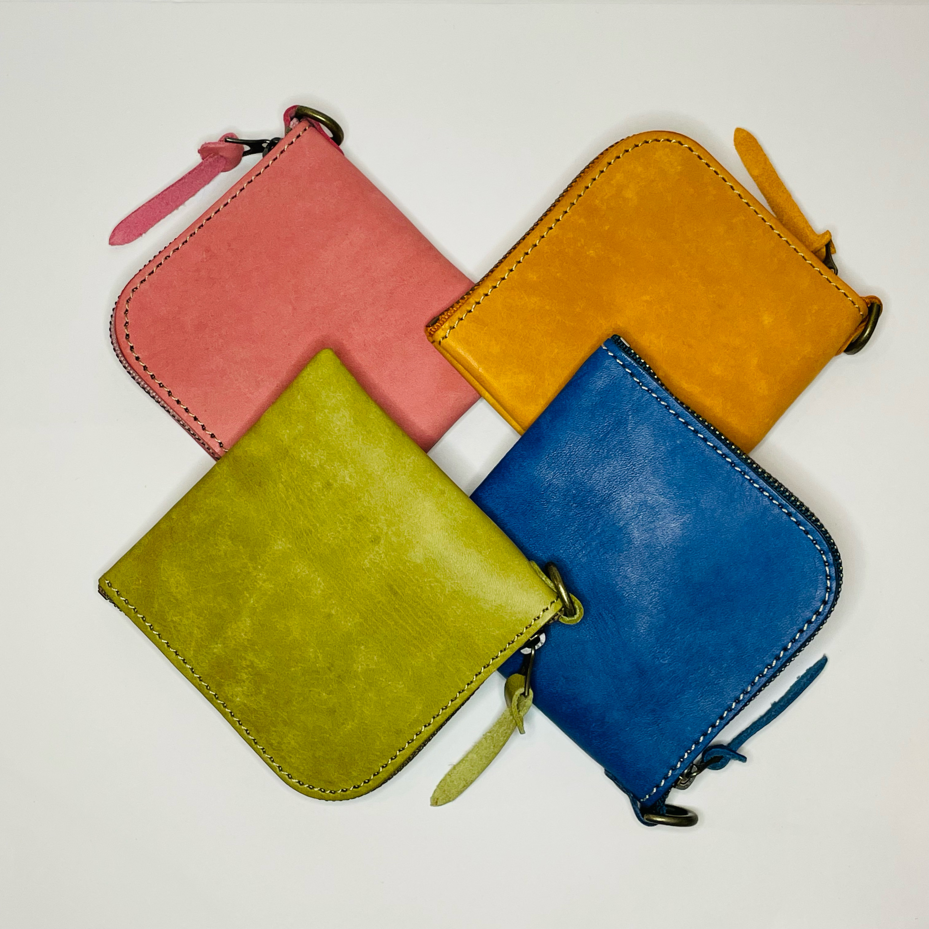 ミニウォレット　Ｌジップ　ハーフヌバック