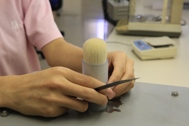 熊野筆ハイライトブラシ BLUE BERRY×WALNUT(ブルーベリー×ウォ―ルナット)