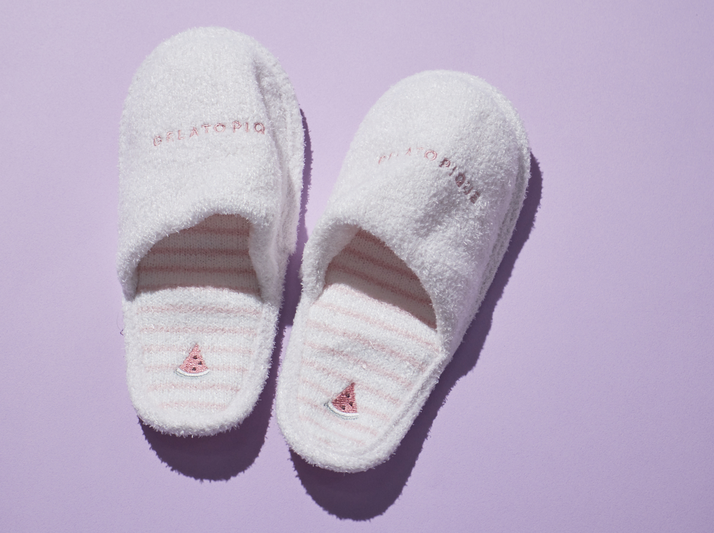 【WOMEN】フルーツ刺繍　ルームシューズ