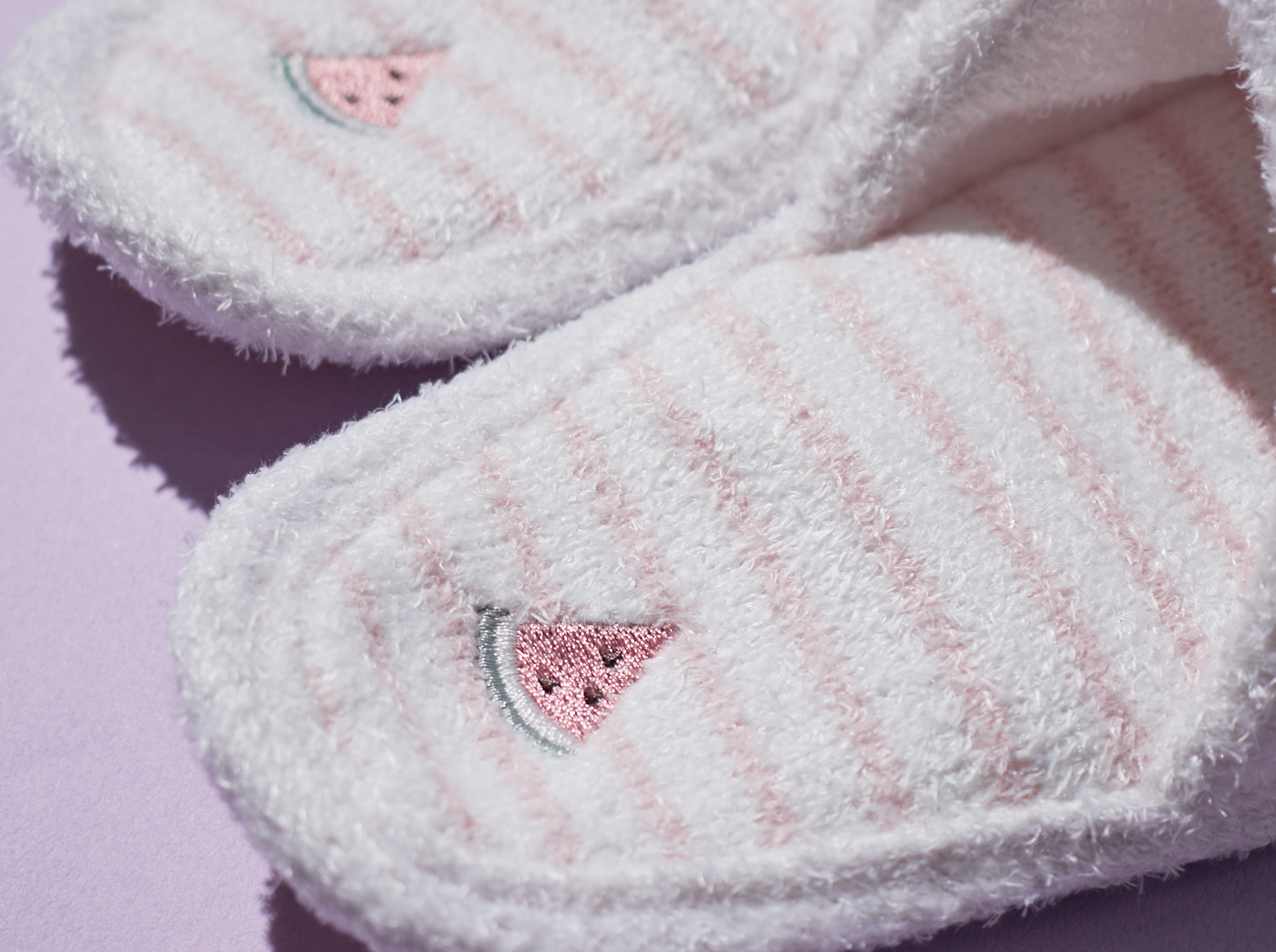 【WOMEN】フルーツ刺繍　ルームシューズ