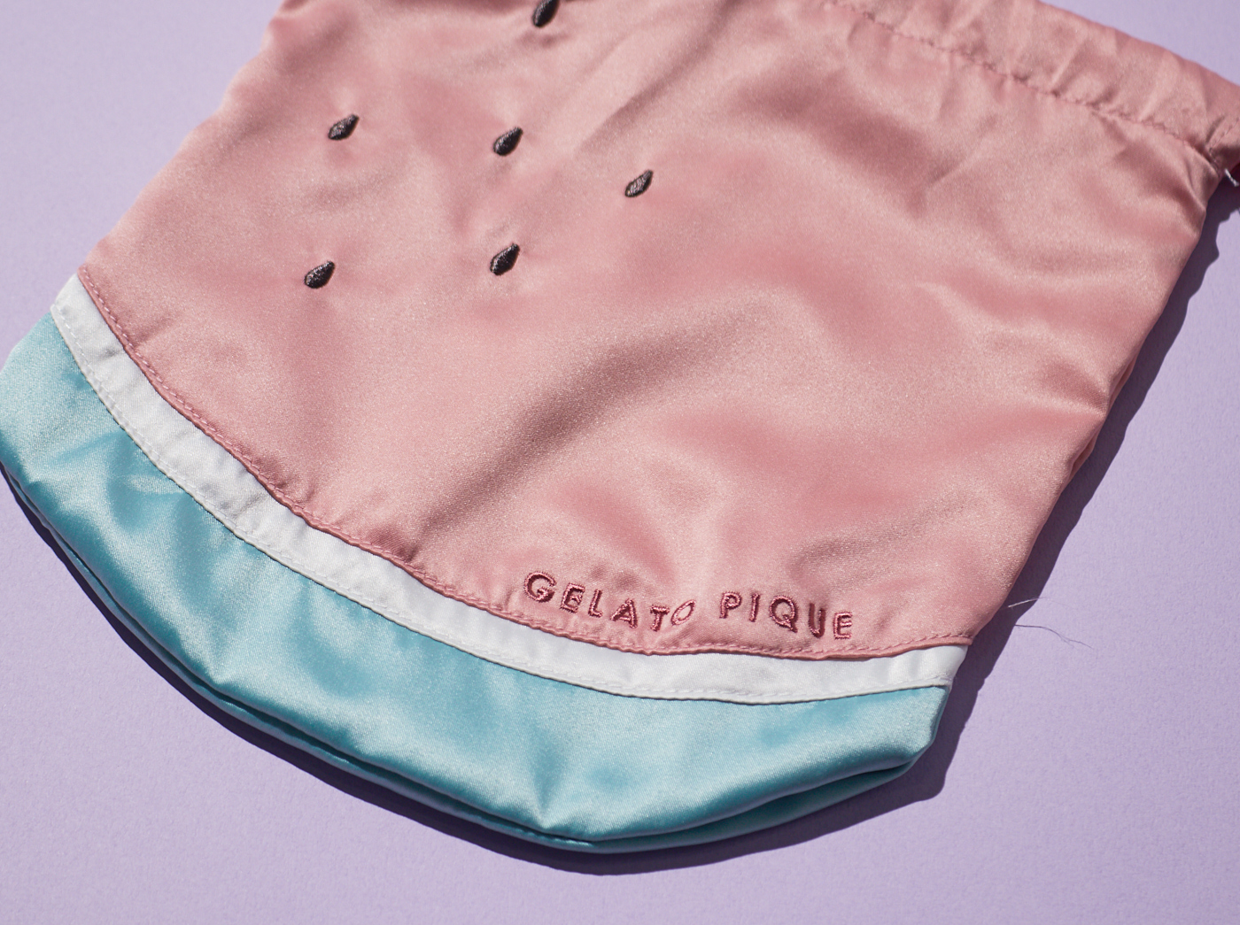 【WOMEN】フルーツ刺繍　ルームシューズ