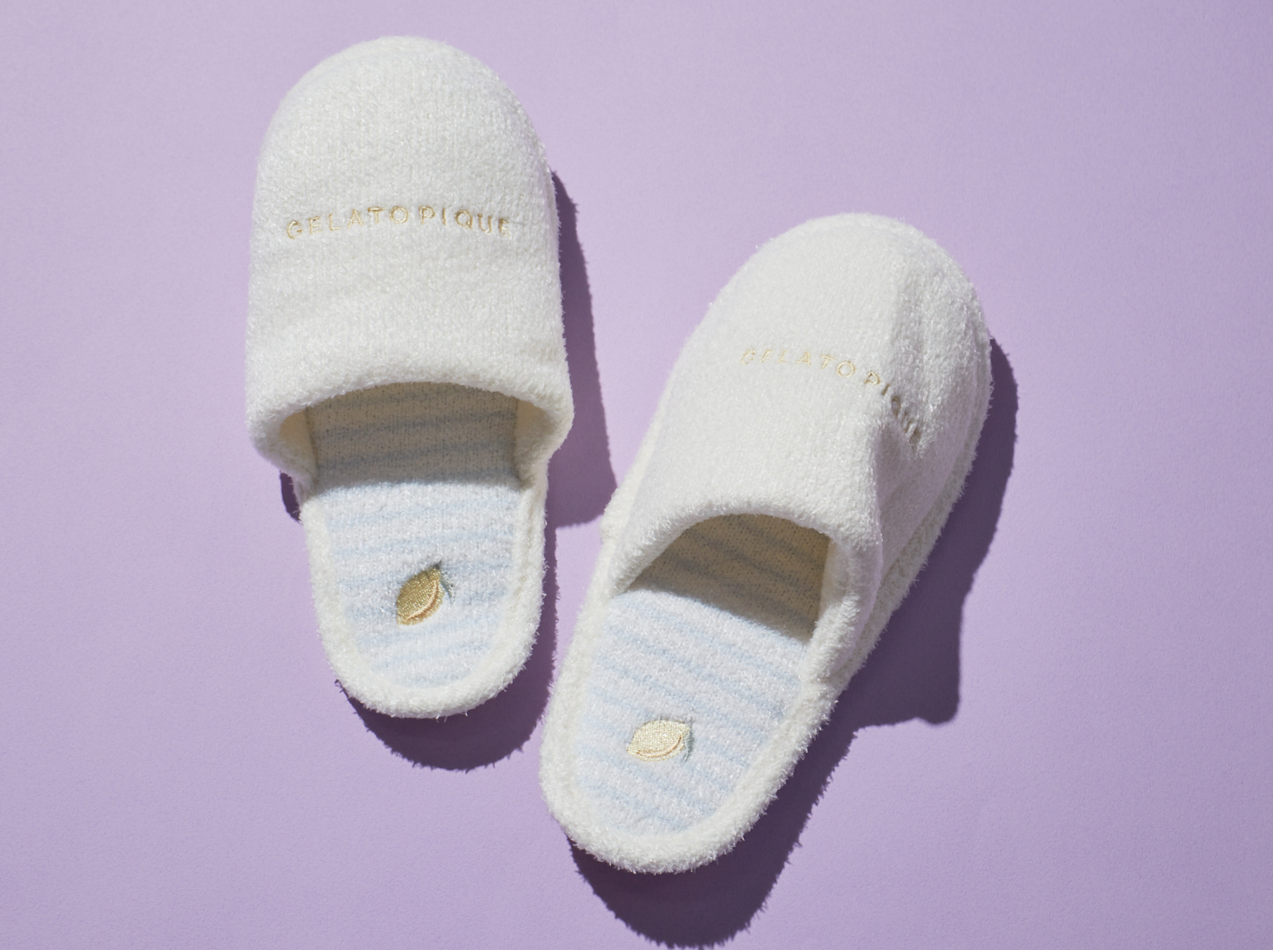 【WOMEN】フルーツ刺繍　ルームシューズ