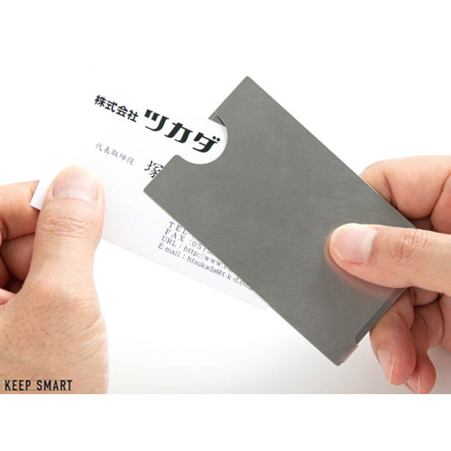デキるビジネスマンの必携アイテム 極薄スマート名刺入れ「KEEP SMART」
