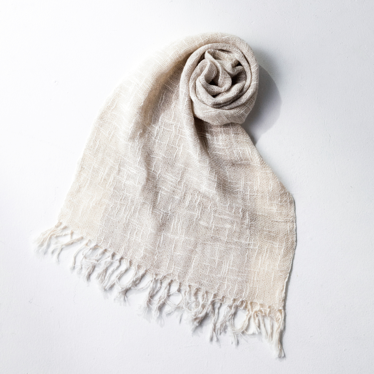 麻とボタニカルオーガニックの節糸格子マフラー