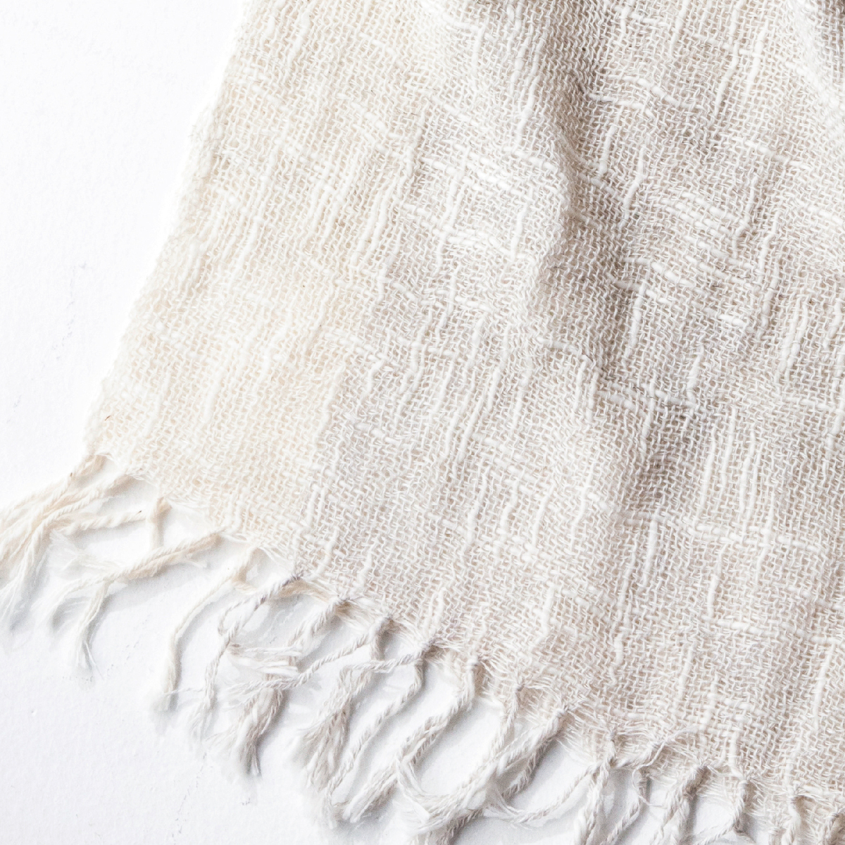 麻とボタニカルオーガニックの節糸格子マフラー