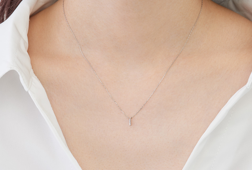 0.012ct ダイヤモンドクロスプラチナネックレス | C