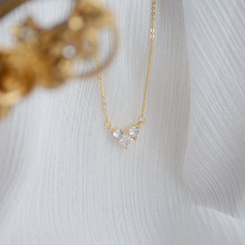 3点ストーンビジューネックレス