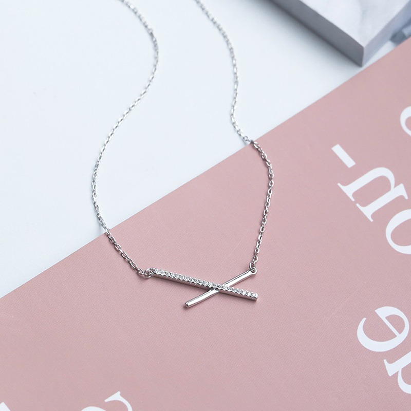 クロスリボンネックレス