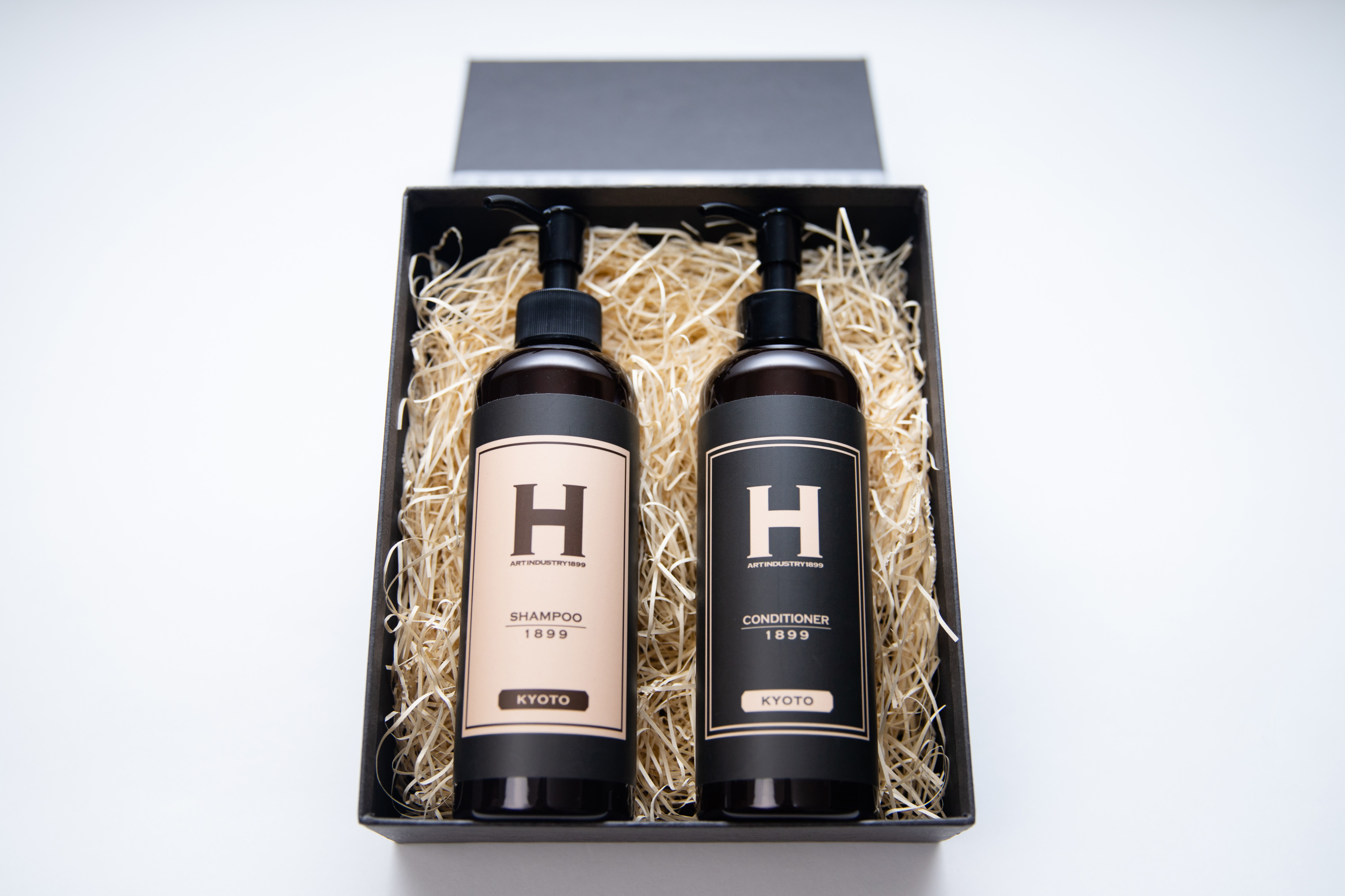 ギフトボックス入り2本セット(SHAMPOO / CONDITIONER 1899 KYOTO)