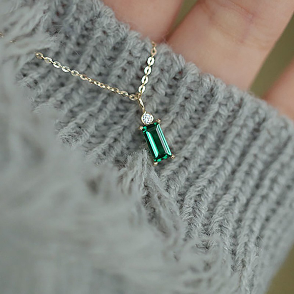 グリーンクリスタルネックレス