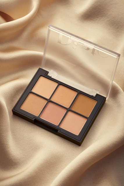 DIブラーフィニッシュアイシャドウ