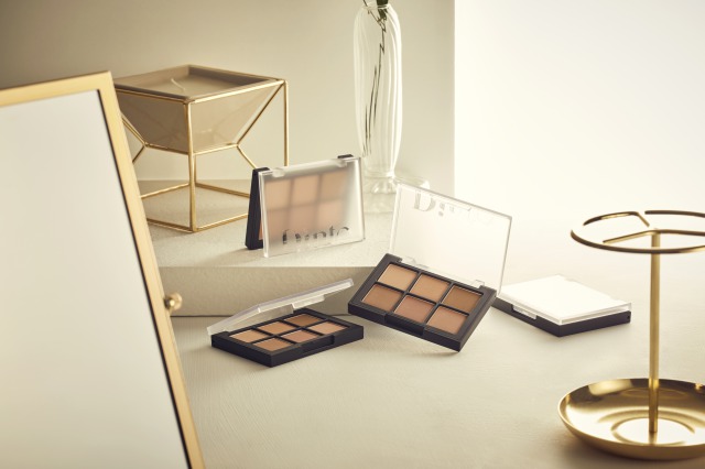 DIブラーフィニッシュアイシャドウ