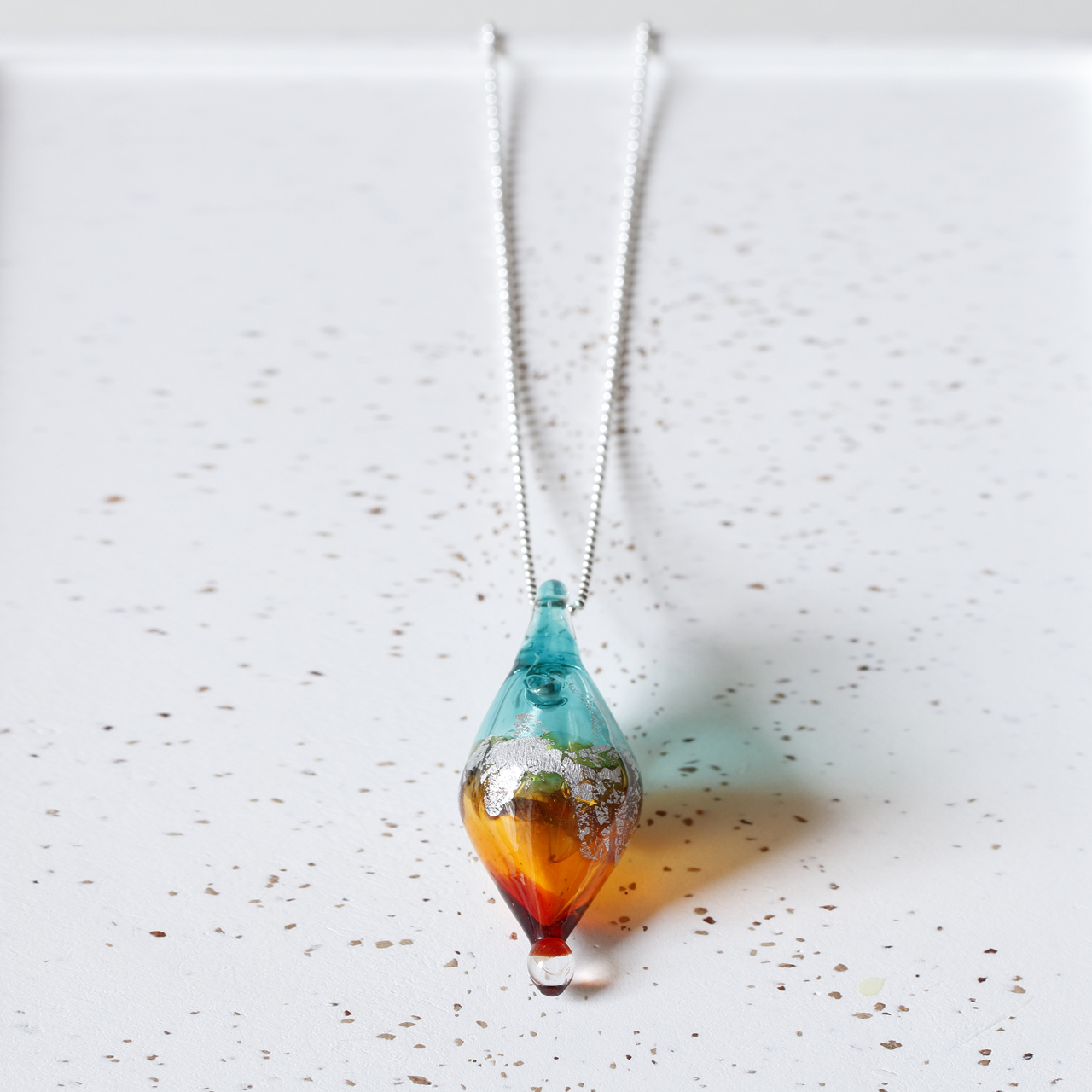 硝子のアロマペンダント（銀箔入）[Silver Chain]