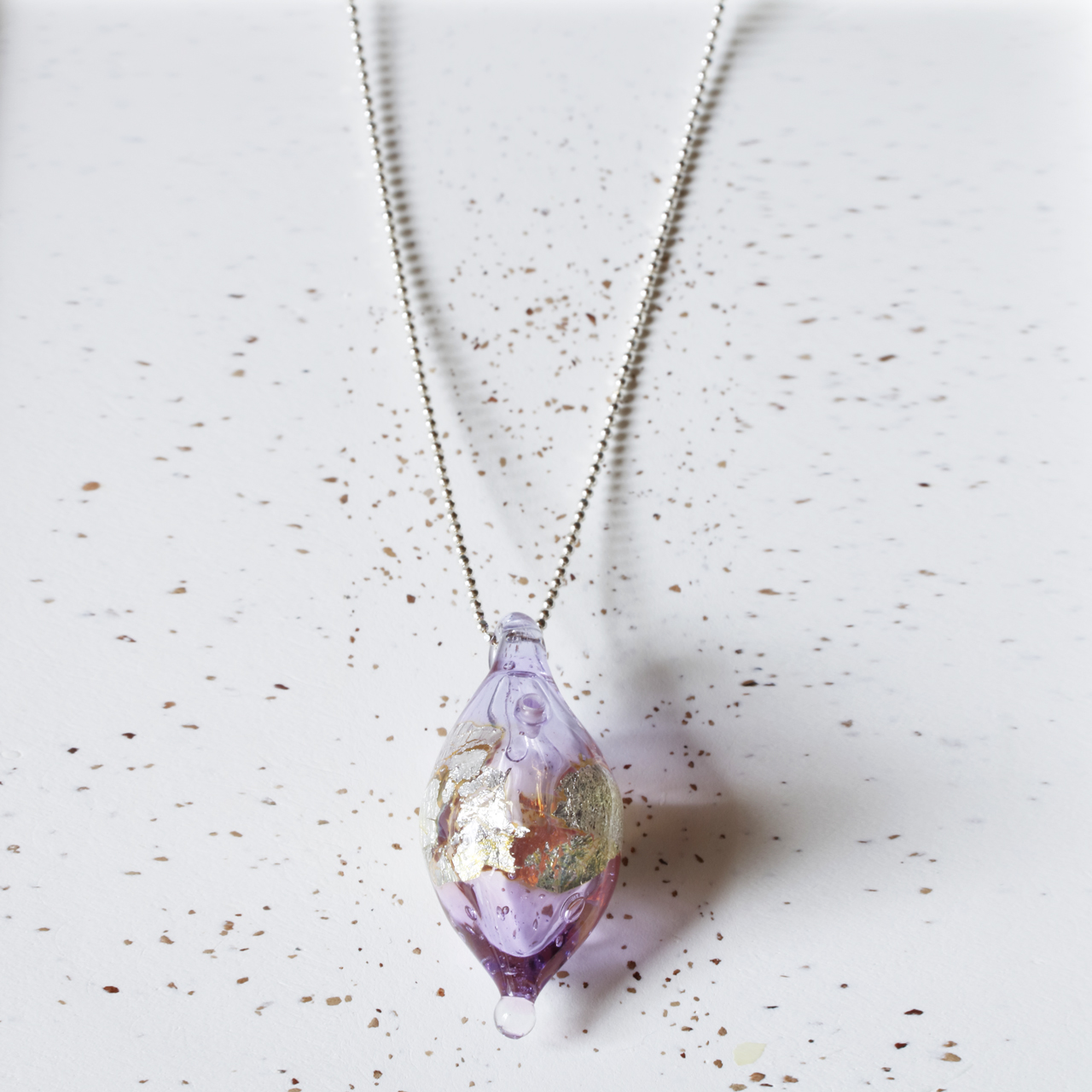 硝子のアロマペンダント（銀箔入）[Silver Chain]
