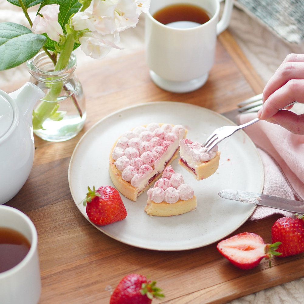 幸せの缶ケーキ(あまおう苺のベリーチーズケーキタルト＆国産レモンチーズケーキタルト)【２缶セット】化粧箱入り