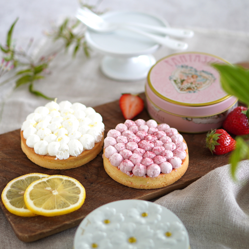 幸せの缶ケーキ(あまおう苺のベリーチーズケーキタルト＆国産レモンチーズケーキタルト)【２缶セット】化粧箱入り  VEGETARE（ベジターレ）のプレゼント・ギフト通販 TANP（タンプ）